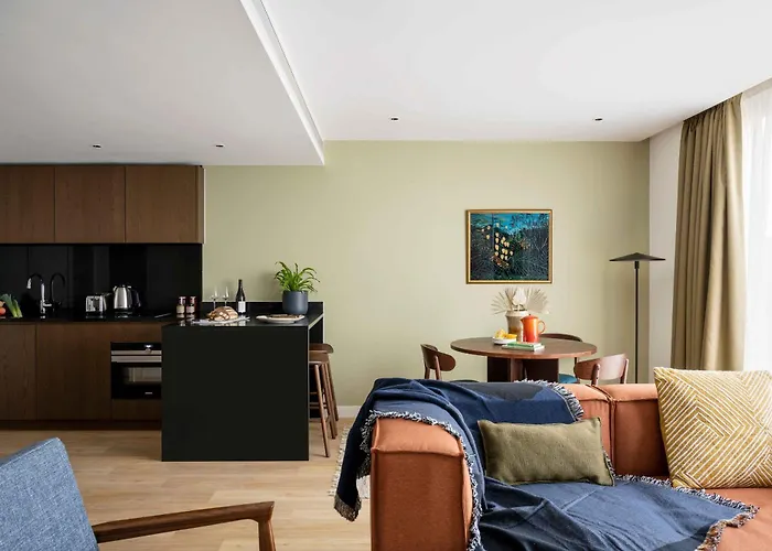 Cove Landmark Pinnacle London